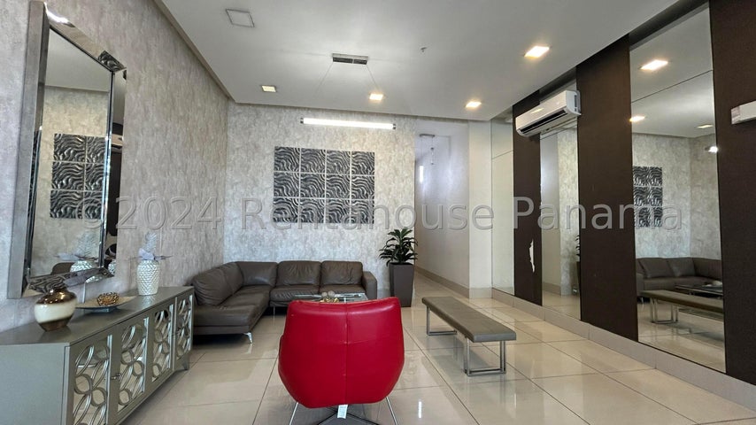 Exclusive Apartment in Via España